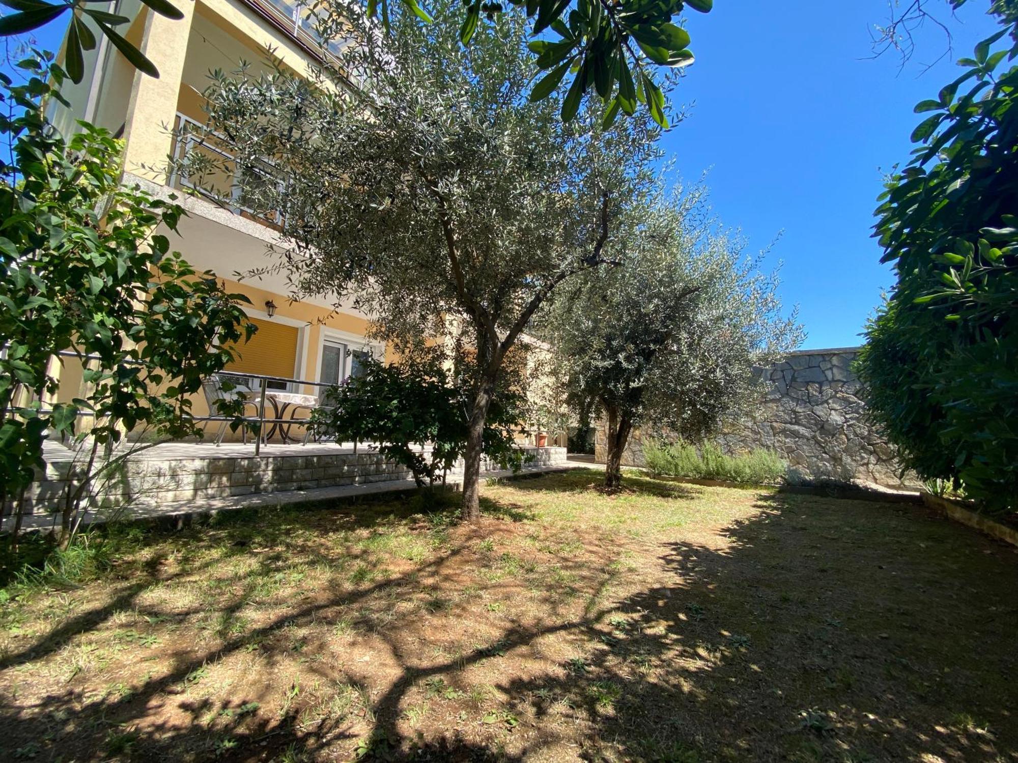 Apartments Topic & Krk Central Location Krk Town Exterior photo
